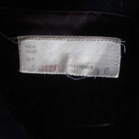 Women's Black 100% Wool Coat Size 16 - In good condition, missing front buttons - Picture 5 of 10